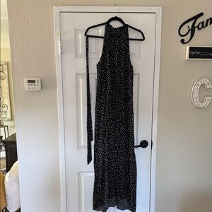 Chic Black and White Backless Dress